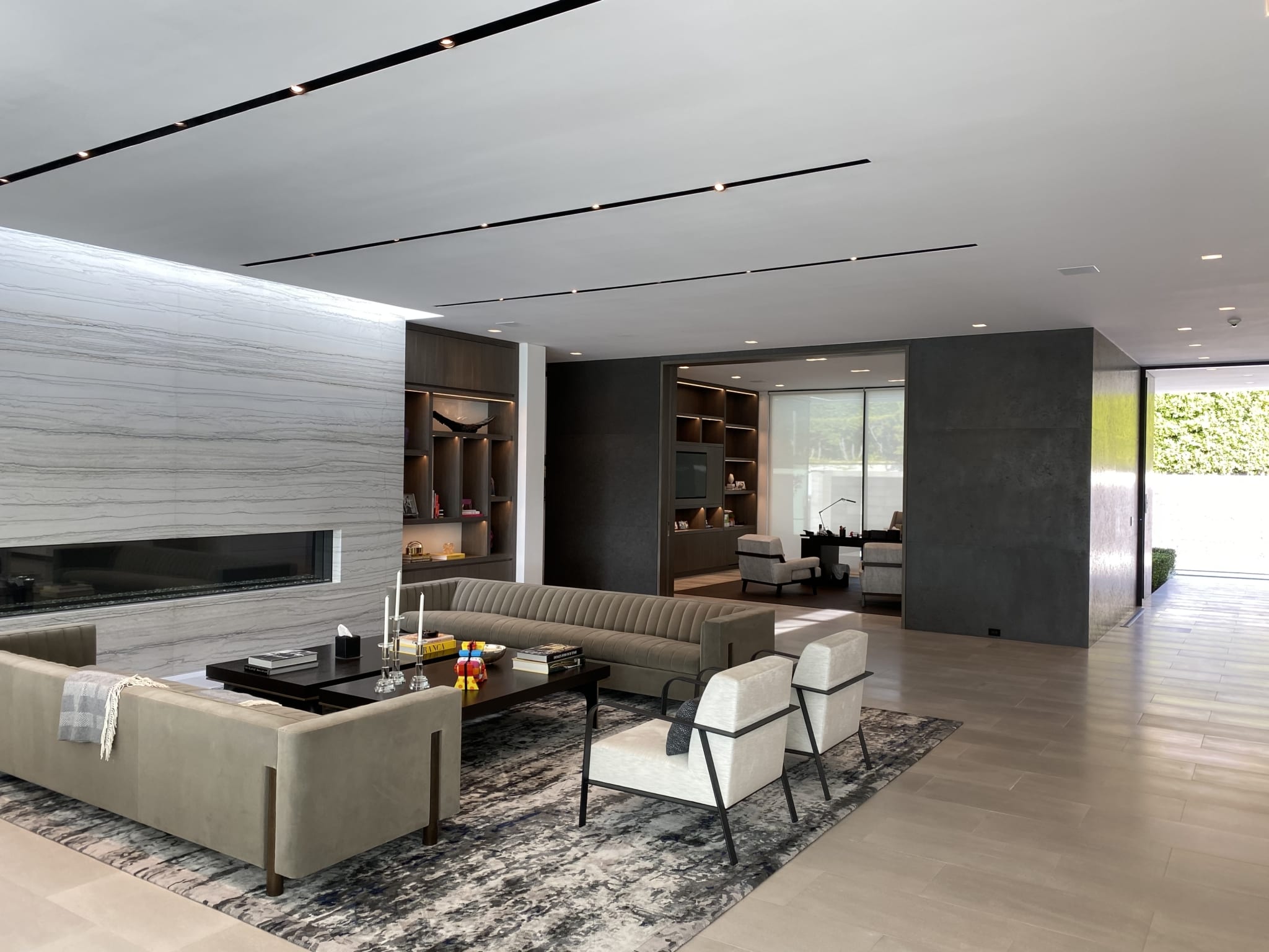 Knife Edge Light & Green Lighting